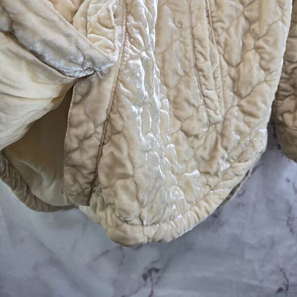 Anthropologie Jacket Womens XS Cream Crushed Velvet Quilted Shacket Shirt Button - Picture 6 of 12